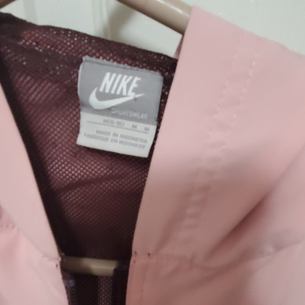 Nike wind breaker - Picture 2 of 2
